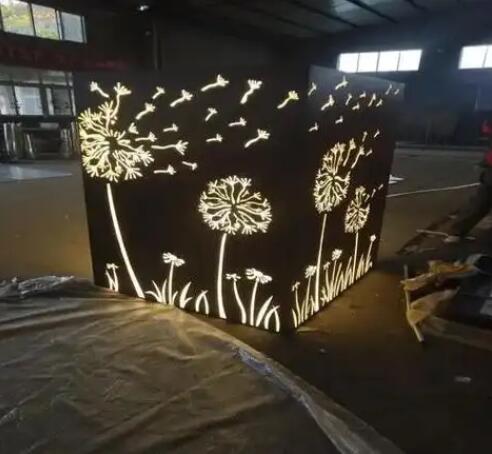 蒙山耐候钢灯箱